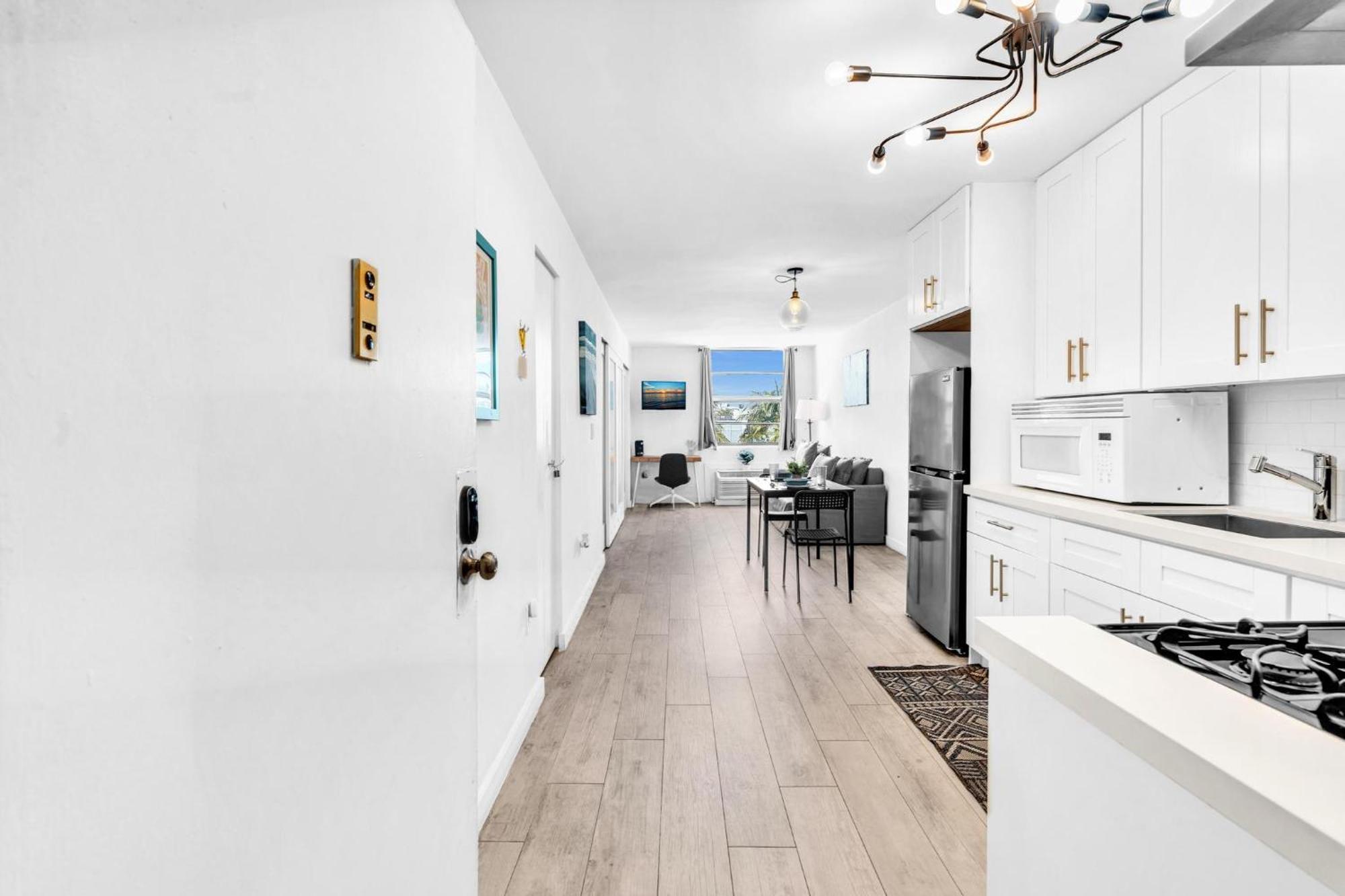 Deluxe Modern 1 Bedroom In South